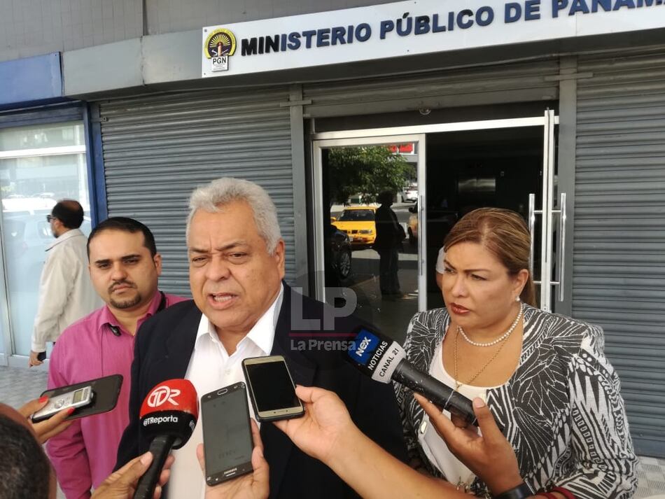 Martinelli presenta querellas contra Varela y Porcell