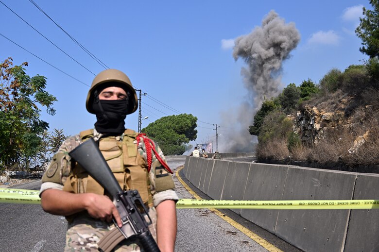 Israel bombardea Baalbek y aldeas del este del Líbano no incluidas en orden de evacuación