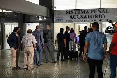 Conceden medidas cautelares y revelan cómo operaba la red de fraude con tarjetas de crédito