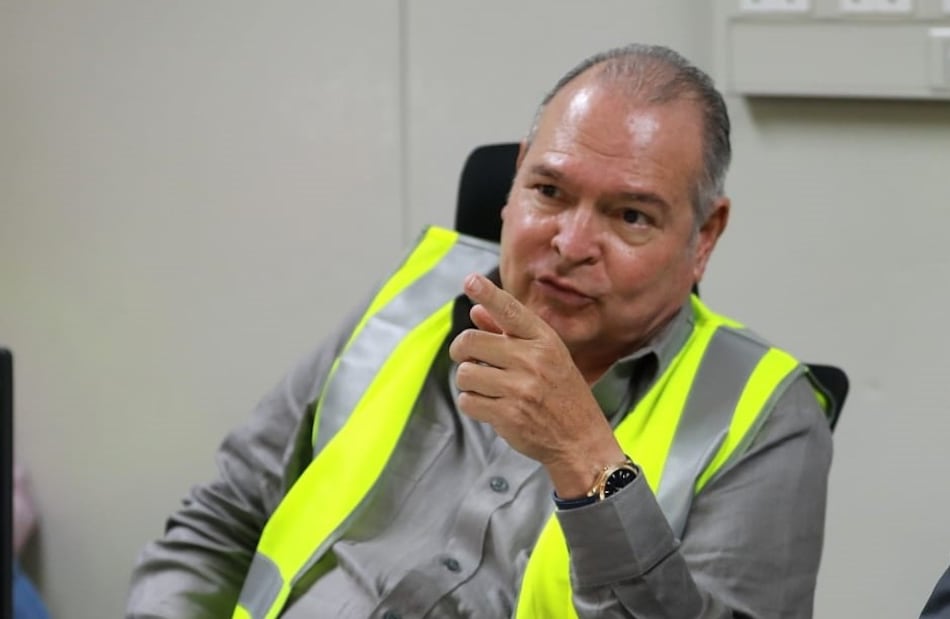 Ministro Andrade denuncia que en el MOP se hacían licitaciones ‘sesgadas’