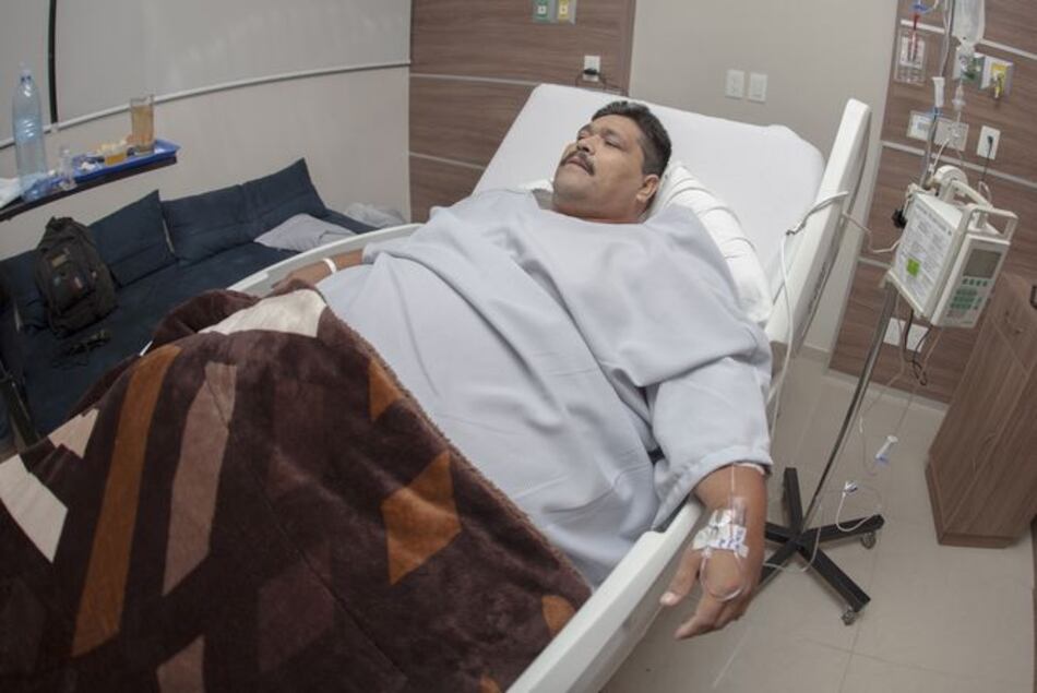 Sin complicaciones fue operado en México el hombre más obeso del mundo