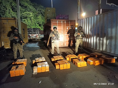 Decomisan 400 paquetes de droga en un puerto del Pacífico panameño