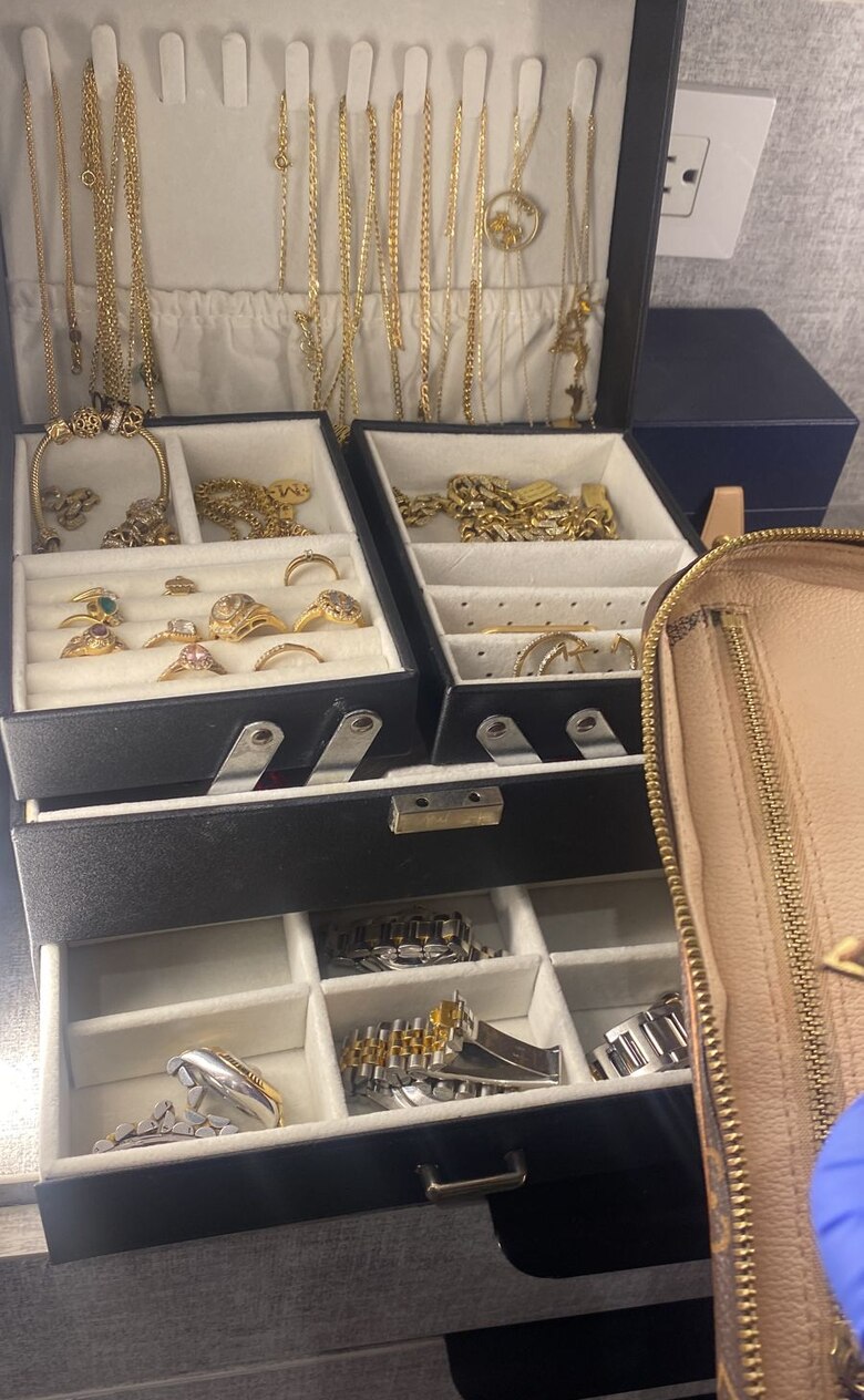 Carros blindados, joyas, relojes, lo que hallaron las autoridades en la operación Ballena