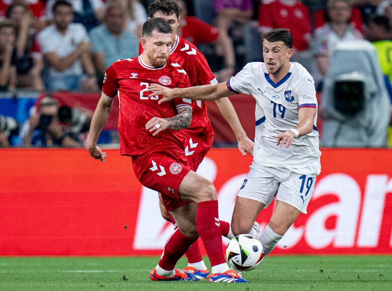 Dinamarca se conforma y elimina a Serbia