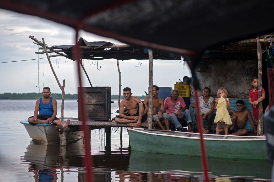 ‘Aquí todos somos brutos’: la vida sin leer ni escribir en un aislado pueblo de Venezuela