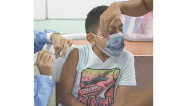 FDA revisa hoy datos de la vacuna de Pfizer en niños de 5 a 11 años; la farmacéutica dice que es segura y efectiva