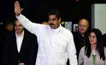 El presidente Maduro y algunos opositores se reúnen para buscar el diálogo