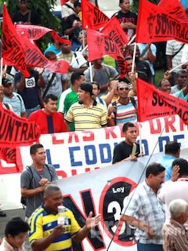 Marchan para que se derogue la Ley 30
