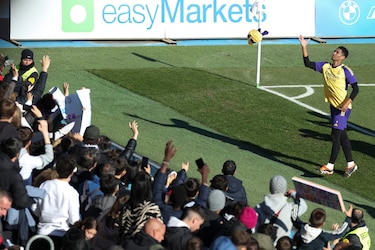 El Real Madrid entrena ante 5 mil 700 aficionados 