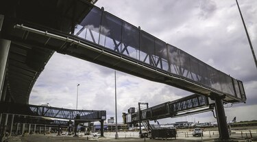 Se inicia la instalación de nueve puentes de embarque en la terminal 2 de Tocumen