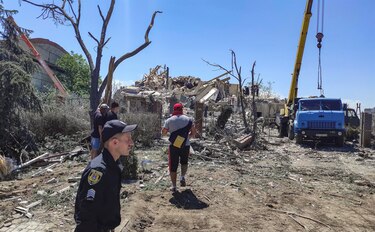 Reportan al menos 18 muertos por misiles en Odesa mientras Rusia asedia Lisichansk