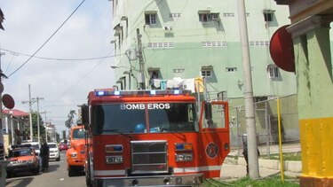 22 familias damnificadas tras incendio en Colón