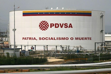 Del antiimperialismo a colaborar con Estados Unidos: cómo se ha ido transformando el chavismo con la meta de preservar el poder