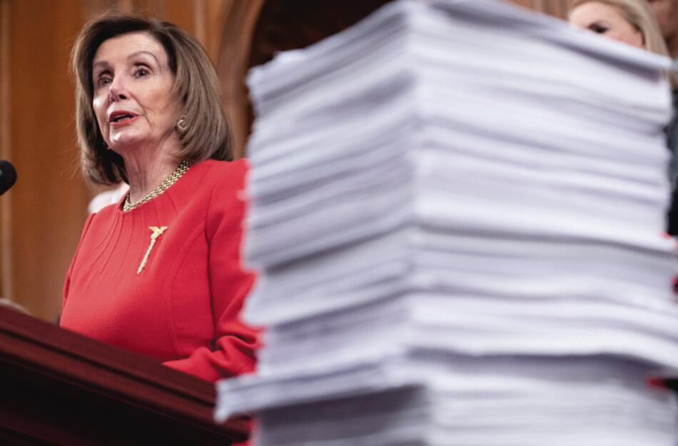Crece pugna entre Pelosi y líder del Senado por juicio a Trump