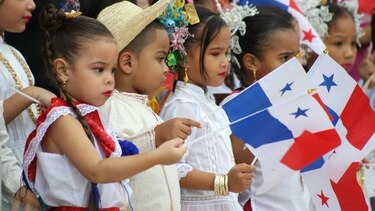 De banderas y panameñidades