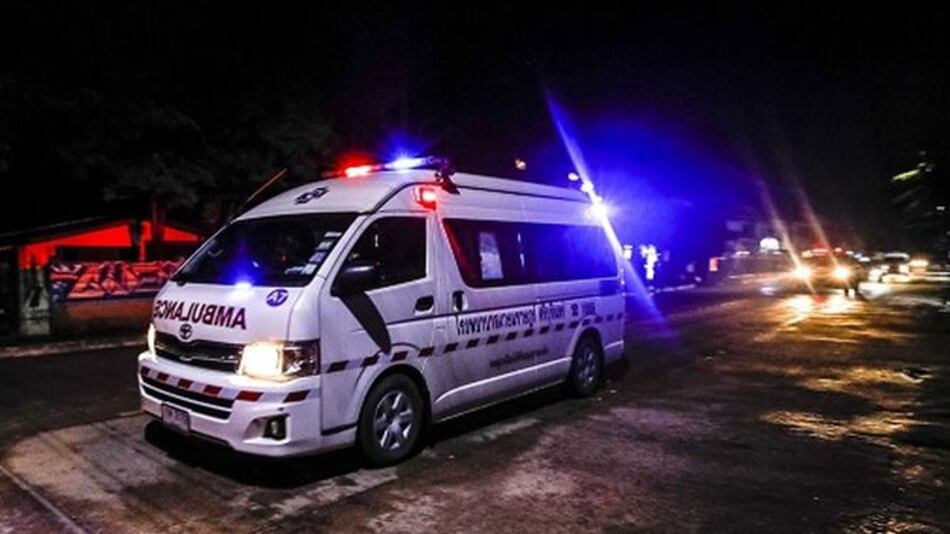 En 10 horas se reanuda rescate de niños que siguen en cueva de Tailandia