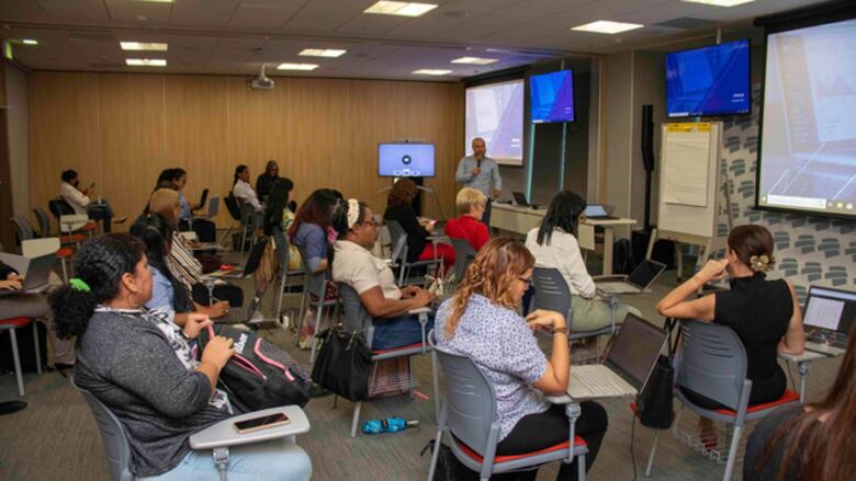 En el país sólo 36% de los emprendimientos establecidos son desarrollados por mujeres