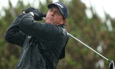 Mickelson mantiene el liderato en el Abierto Británico, Day se salva
