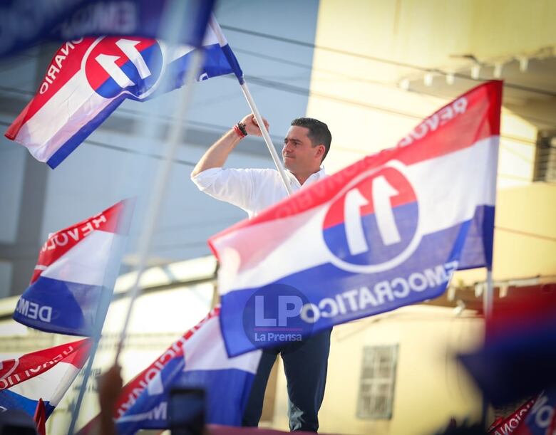 Gaby Carrizo se postula como aspirante presidencial para las primarias del PRD