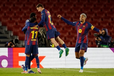 El Barça remonta para acabar quinto y eludir la repesca