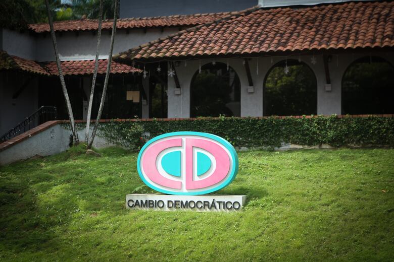 Asamblea instala 11 comisiones mientras choque entre Vamos y CD expone la fisura del ‘bloque de 37’