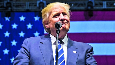 Trump tilda de ‘ridículos’ reportes sobre injerencia rusa