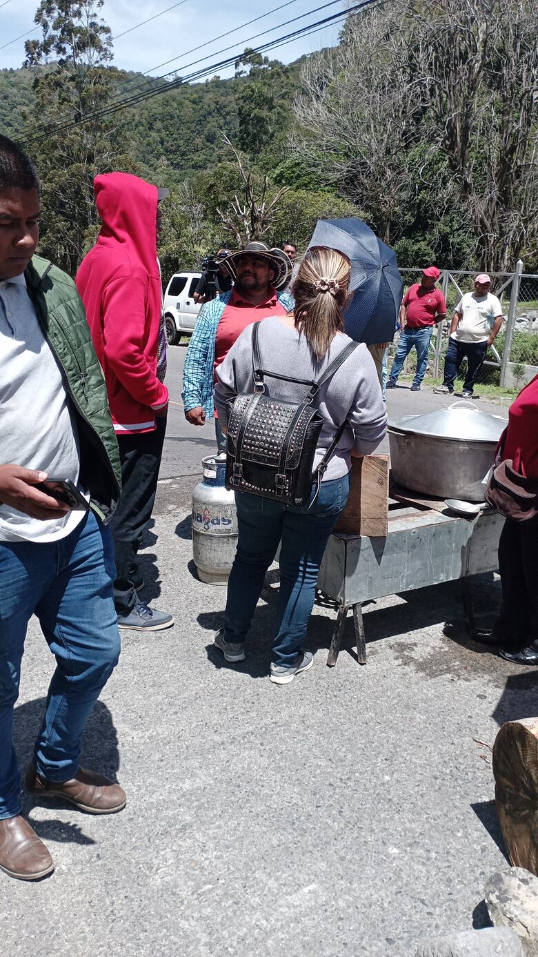 Damnificados por huracanes Iota y Eta del 2020 cierran la vía que conduce a Bambito