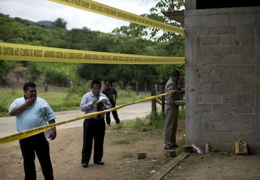 México confirma que los 43 estudiantes desaparecidos fueron asesinados y quemados