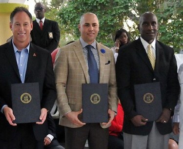 Roberto Kelly entra al Salón de la Fama del Béisbol Latino