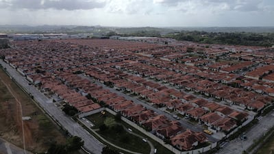 Barrios más calientes por escasez de árboles y techos bajos en las viviendas