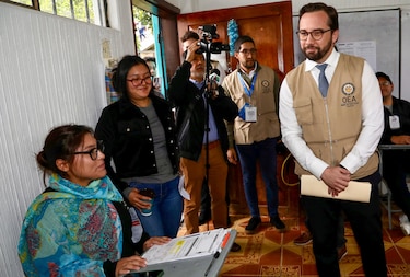 La OEA cataloga la jornada de referéndum en Ecuador como pacífica y en paz