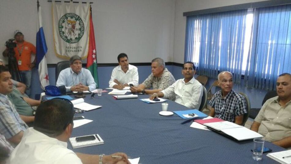 Gobernación y Cámara tratan de disuadir a transportistas que anuncian paro