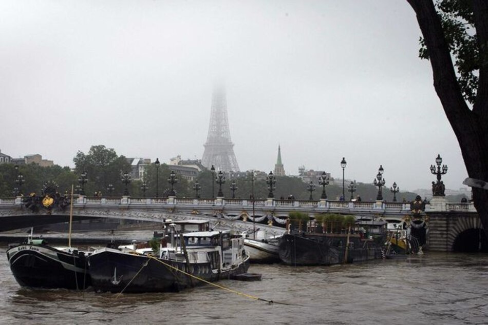 El nivel del Sena sigue su descenso tras histórica crecida