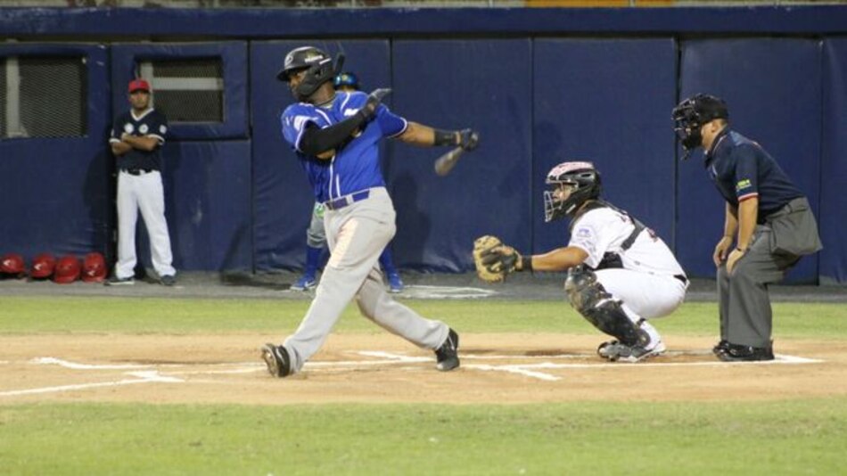 Colón repite victoria sobre Los Santos y lidera la serie 2-0