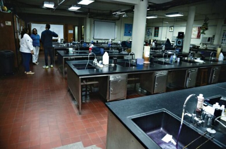 Hacinamiento e inseguridad en la Facultad de Medicina