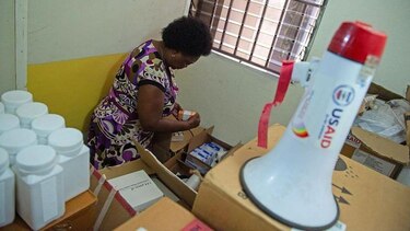 La condena al cierre de la agencia de ayuda USAID ordenado por Trump y que unió a Obama y a Bush