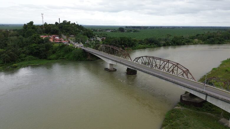 Bocas del Toro sigue bloqueado; turistas y residentes improvisan para movilizarse