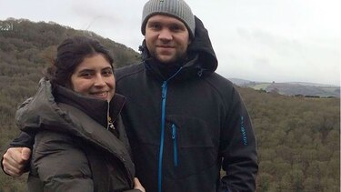 Esposa de británico acusado de espionaje en Emiratos pide apoyo a Londres