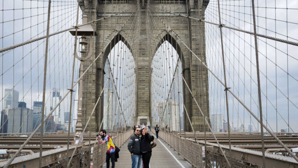 Derriban lápidas judías en medio de aumento de antisemitismo en Estados Unidos