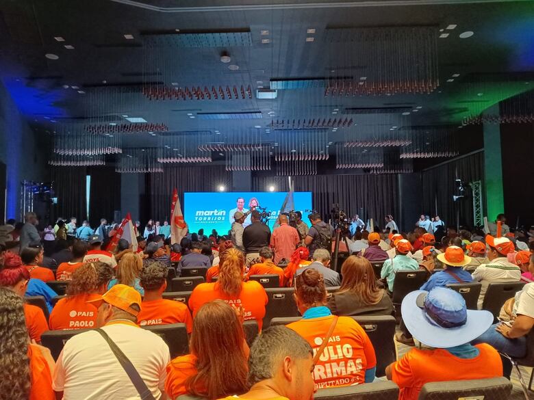 Cambio de banderas: Estos son los dirigentes y candidatos que ahora apoyan a Martín Torrijos 