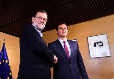 España: Rajoy firma acuerdo para intentar formar gobierno