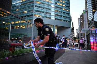 Al menos cuatro muertos, incluido un policía, en tiroteo en Nueva York, confirma alcalde