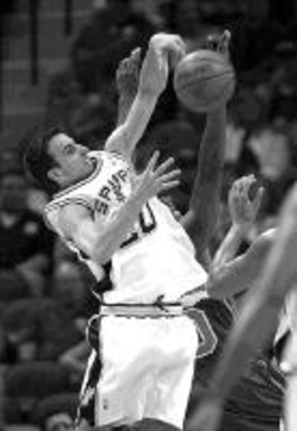 Siete jugadores hispanos animarán temporada 2002-2003 de la NBA