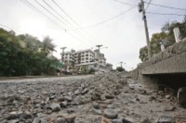 Derrames de concreto invaden calles de Panamá