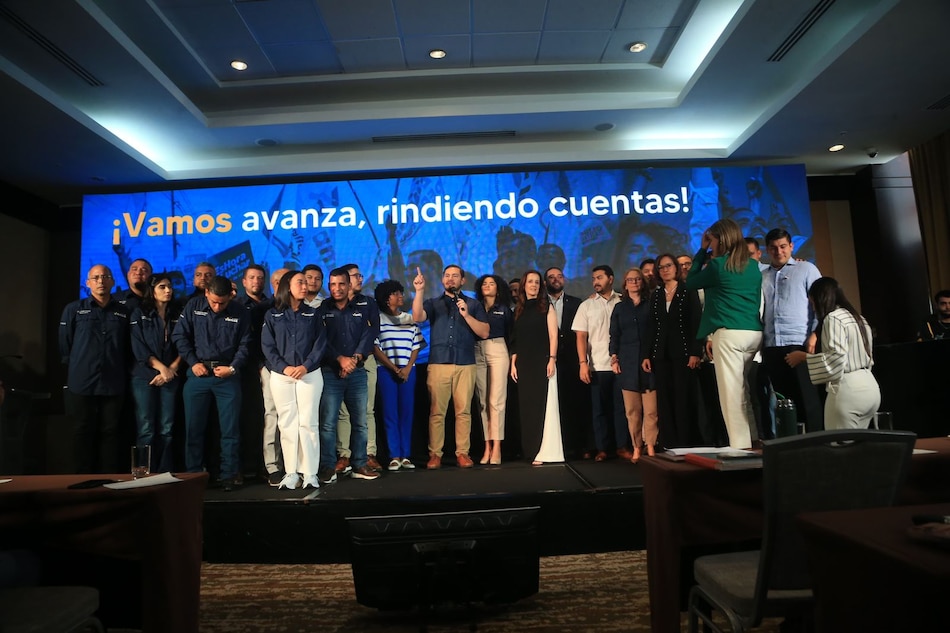 Vamos rinde cuentas y fija prioridades legislativas: carrera administrativa, reformas educativas y agua potable