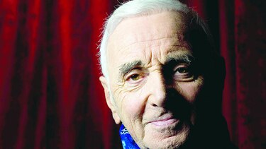 Charles Aznavour vuelve a los escenarios
