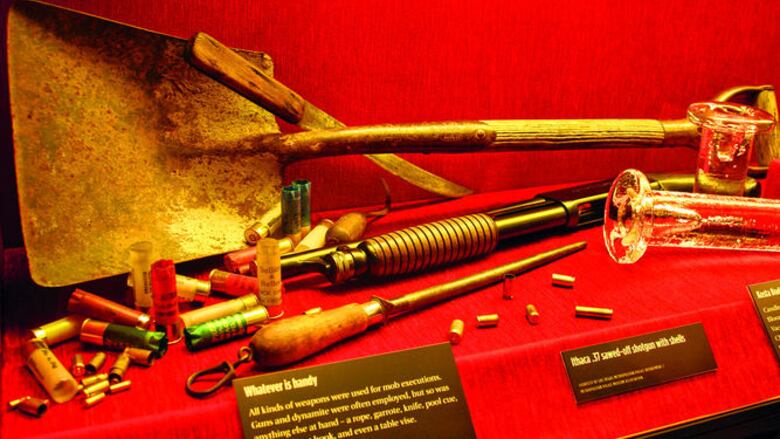 Una historia de canarios y violencia