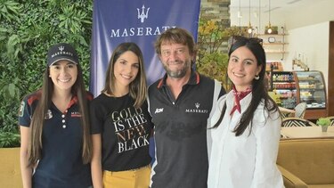 Giovanni Soldini y su tripulación cruzan por el Canal de Panamá