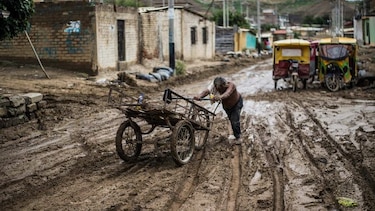 Aumentan a 90 los muertos por lluvias e inundaciones en Perú