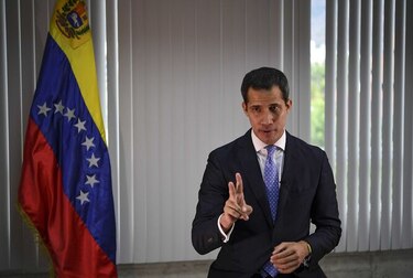 Guaidó pide a Colombia investigar presuntos hechos de corrupción de sus colaboradores